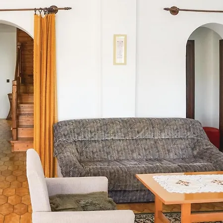 Nice In Revfulop W/ 3 Bedrooms Nyaraló Balatonfenyves