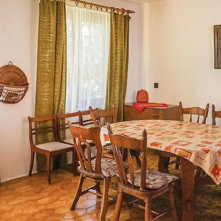 Nice In Revfulop W/ 3 Bedrooms