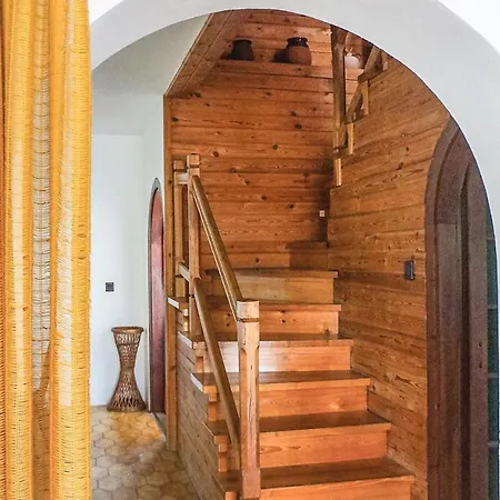 Nice In Revfulop W/ 3 Bedrooms Nyaraló *
