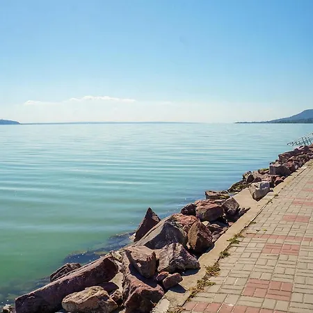 Nice In Revfulop W/ 3 Bedrooms * Balatonfenyves